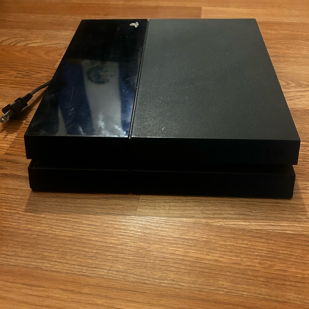 Used ps4 - Picture 2 of 2